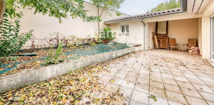 Image 3 sur 8 - Maison/villa  ·  Vente · Bordeaux (33000) · 5 pièces · 147m²