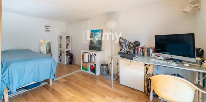 Image 13 sur 18 - Appartement  ·  Vente · Paris (75018) · 4 pièces · 130m²
