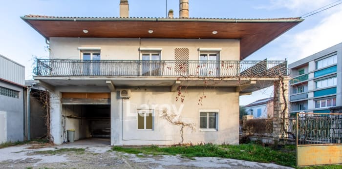 Image 2 sur 21 - Maison/villa  ·  Vente · Salon De Provence (13300) · 6 pièces · 150m²