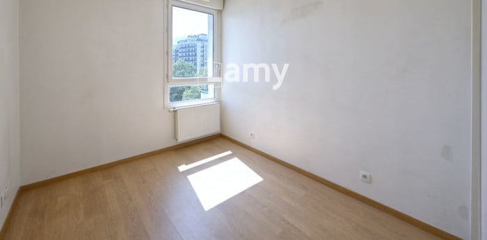 Image 8 sur 10 - Appartement  ·  Vente · Grenoble (38100) · 3 pièces · 65m²