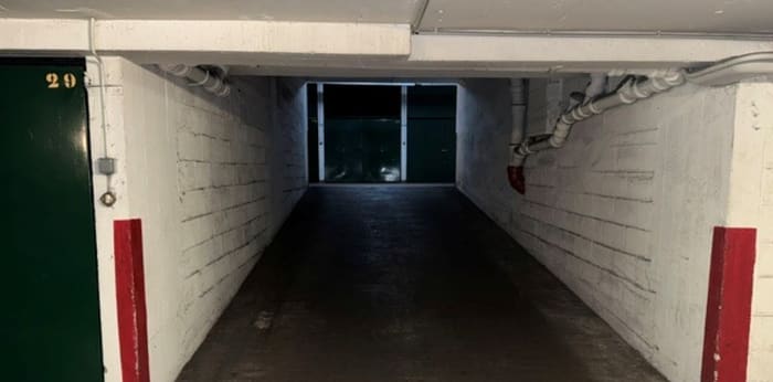 Image 4 sur 10 - Parking/box  ·  Vente · Paris (75017) · 1 pièce · 12m²