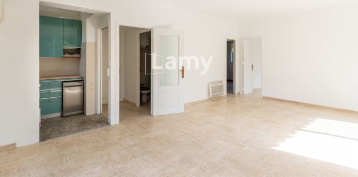 Image 2 sur 11 - Appartement  ·  Vente · Antibes (06160) · 3 pièces · 61m²