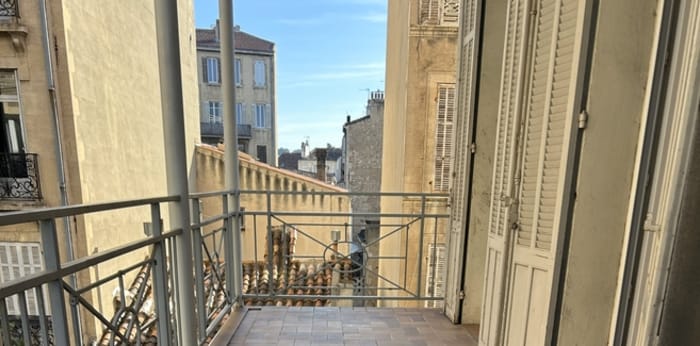 Image 4 sur 13 - Appartement  ·  Vente · Marseille (13004) · 6 pièces · 146m²