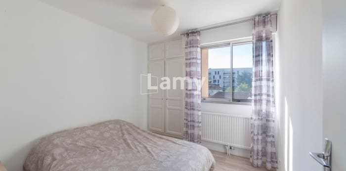 Image 7 sur 10 - Appartement  ·  Vente · Besancon (25000) · 5 pièces · 92m²