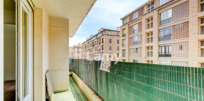 Image 4 sur 13 - Appartement  ·  Vente · Marseille (13002) · 5 pièces · 94m²