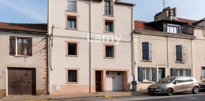 Image 1 sur 21 - Immeuble  ·  Vente · Linas (91310) · 200m²