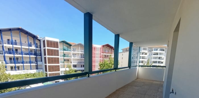 Image 1 sur 5 - Appartement  ·  Vente · Bayonne (64100) · 3 pièces · 59m²