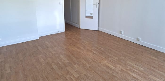 Image 3 sur 5 - Appartement  ·  Vente · Le Chesnay Rocquencourt (78150) · 1 pièce · 24m²