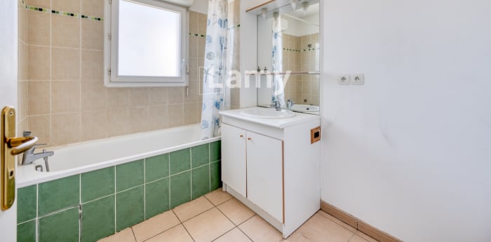 Image 6 sur 10 - Appartement  ·  Vente · Coutras (33230) · 3 pièces · 75m²