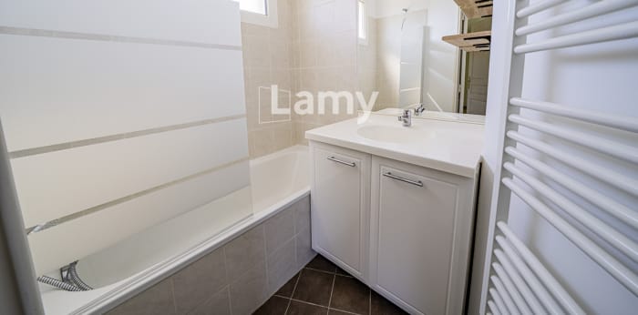 Image 9 sur 14 - Appartement  ·  Vente · Francheville (69340) · 3 pièces · 55m²