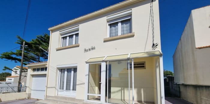 Image 1 sur 6 - Maison/villa  ·  Vente · Les Sables D Olonne (85100) · 4 pièces · 75m²