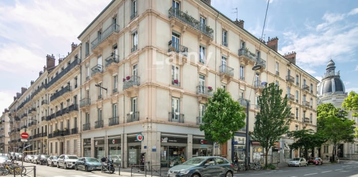 Image 13 sur 13 - Appartement  ·  Vente · Grenoble (38000) · 4 pièces · 107m²
