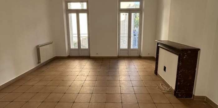 Image 6 sur 13 - Appartement  ·  Vente · Marseille (13004) · 6 pièces · 146m²