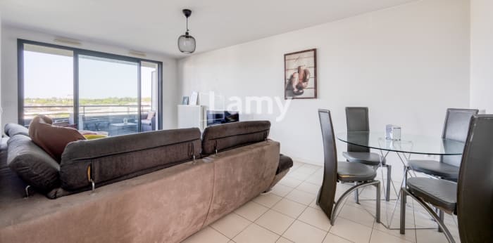 Image 3 sur 9 - Appartement  ·  Vente · Bruges (33520) · 3 pièces · 73m²