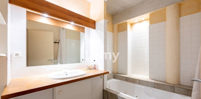 Image 7 sur 8 - Maison/villa  ·  Vente · Bordeaux (33000) · 5 pièces · 147m²