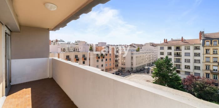 Image 1 sur 10 - Appartement  ·  Vente · Lyon (69006) · 2 pièces · 64m²