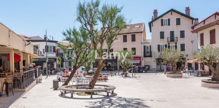 Image 1 sur 11 - Maison/villa  ·  Vente · Biarritz (64200) · 5 pièces · 129m²