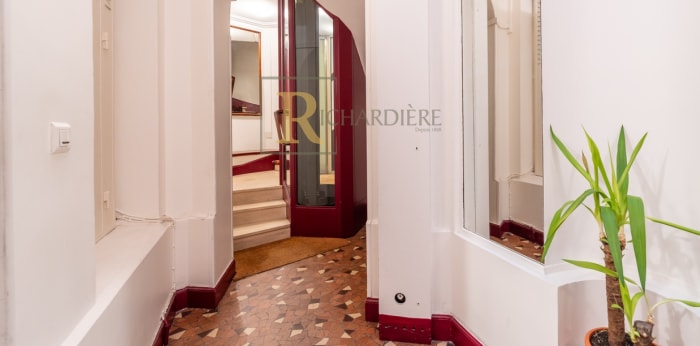 Image 12 sur 15 - Appartement  ·  Vente · Paris (75017) · 5 pièces · 96m²