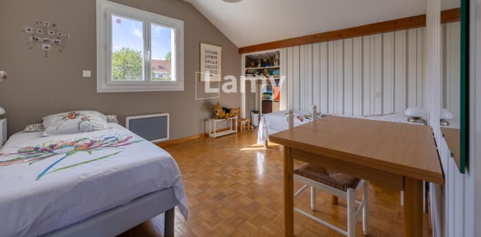 Image 9 sur 21 - Maison/villa  ·  Vente · Poisy (74330) · 9 pièces · 197m²