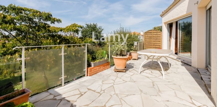 Image 6 sur 13 - Maison/villa  ·  Vente · La Roche Sur Yon (85000) · 7 pièces · 165m²