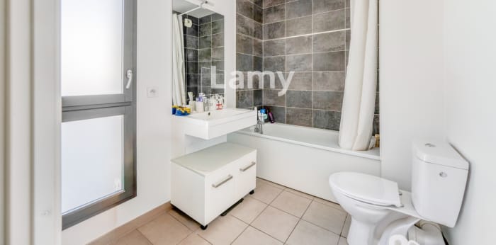 Image 9 sur 10 - Appartement  ·  Vente · Bordeaux (33300) · 2 pièces · 42m²