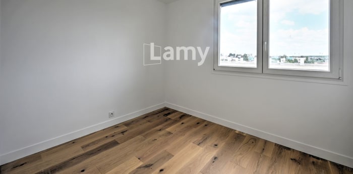 Image 8 sur 12 - Appartement  ·  Vente · Poissy (78300) · 3 pièces · 69m²