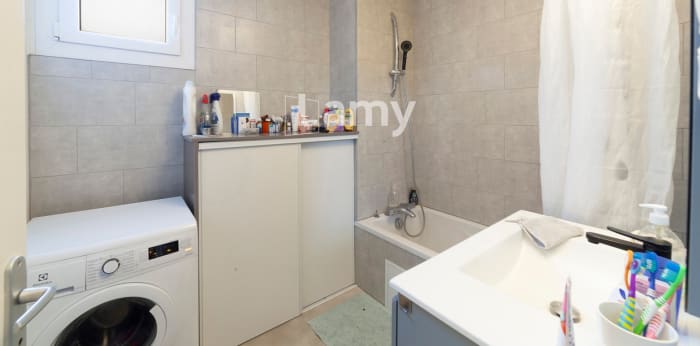 Image 10 sur 11 - Appartement  ·  Vente · Besancon (25000) · 5 pièces · 96m²