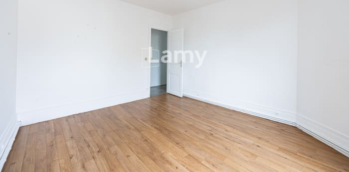 Image 3 sur 12 - Appartement  ·  Vente · Paris (75015) · 2 pièces · 44m²