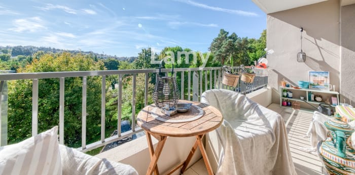 Image 1 sur 11 - Appartement  ·  Vente · Ecully (69130) · 3 pièces · 52m²