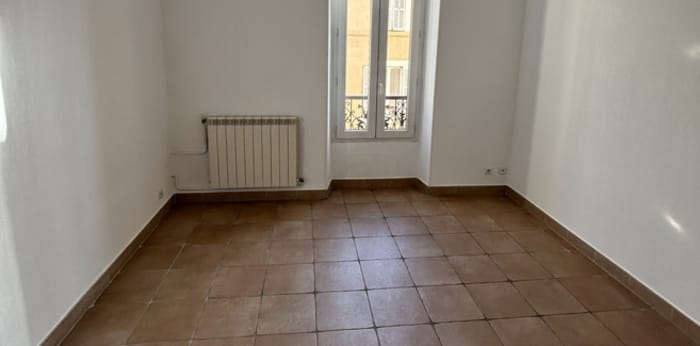 Image 11 sur 13 - Appartement  ·  Vente · Marseille (13004) · 6 pièces · 146m²