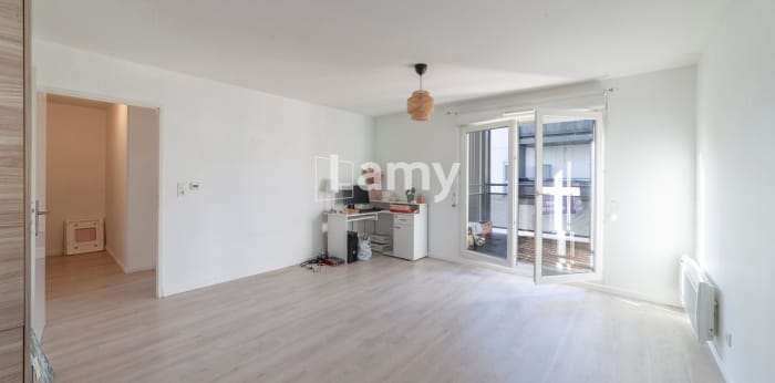 Image 3 sur 8 - Appartement  ·  Vente · Besancon (25000) · 2 pièces · 46m²