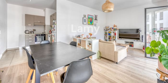 Image 2 sur 11 - Appartement  ·  Vente · Bordeaux (33800) · 3 pièces · 67m²
