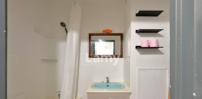 Image 3 sur 8 - Appartement  ·  Vente · Nimes (30000) · 1 pièce · 19m²