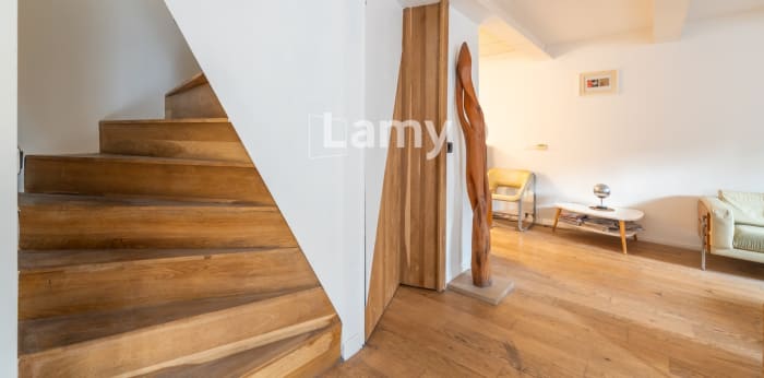 Image 8 sur 17 - Appartement  ·  Vente · Paris (75018) · 4 pièces · 130m²