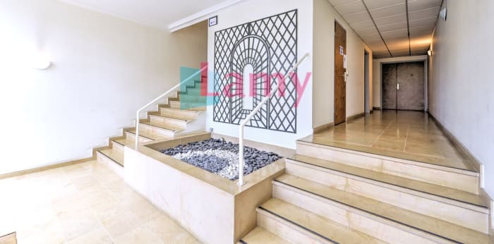 Image 5 sur 13 - Bureaux  ·  Vente · Poissy (78300) · 1 pièce · 160m²