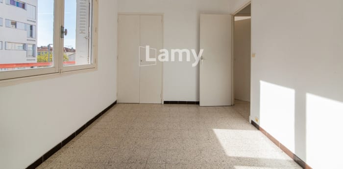 Image 9 sur 13 - Appartement  ·  Vente · Salon De Provence (13300) · 5 pièces · 87m²