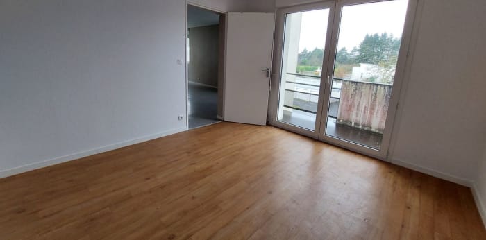 Image 5 sur 10 - Appartement  ·  Vente · Chateauroux (36000) · 5 pièces · 103m²