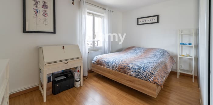 Image 11 sur 17 - Maison/villa  ·  Vente · La Queue En Brie (94510) · 7 pièces · 128m²