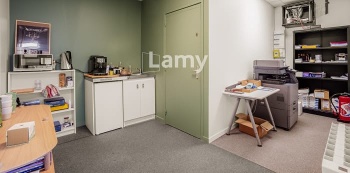 Image 7 sur 9 - Local  ·  Vente · Tassin La Demi Lune (69160) · 4 pièces · 101m²