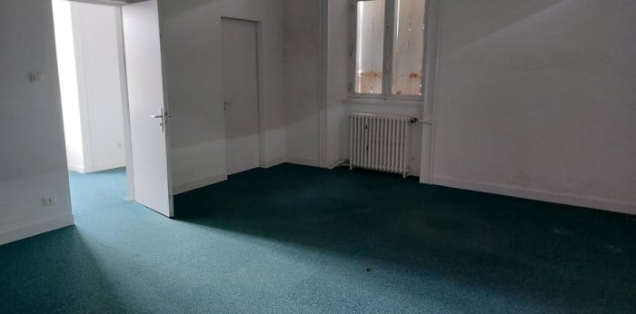 Image 3 sur 5 - Maison/villa  ·  Vente · La Roche Sur Yon (85000) · 10 pièces · 520m²