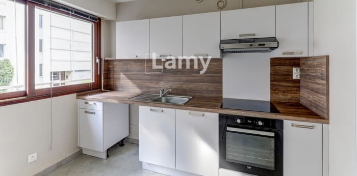 Image 2 sur 10 - Appartement  ·  Vente · Clermont Ferrand (63000) · 5 pièces · 96m²