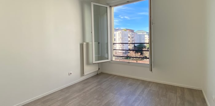 Image 2 sur 9 - Appartement  ·  Vente · St Germain En Laye (78100) · 3 pièces · 64m²