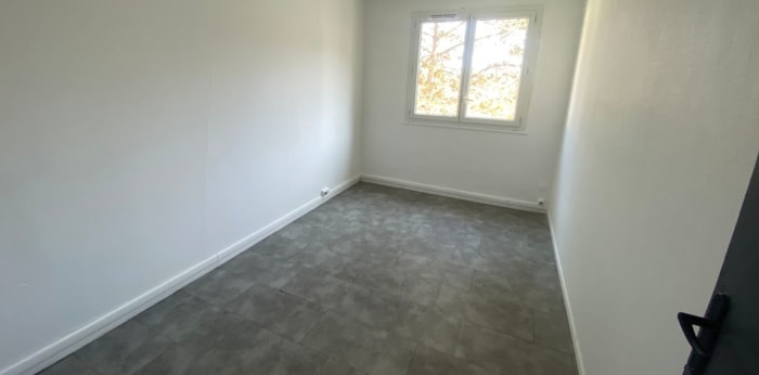 Appartement  ·  Vente · Chateau Thierry (02400) · 4 pièces · 79m²