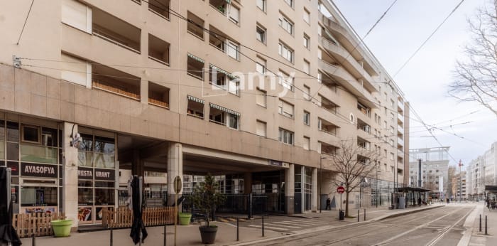 Image 8 sur 10 - Appartement  ·  Vente · Villeurbanne (69100) · 2 pièces · 44m²