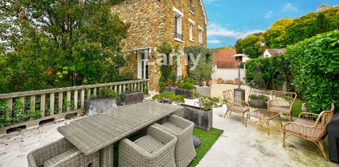 Image 1 sur 15 - Maison/villa  ·  Vente · Courcelles Sur Viosne (95650) · 10 pièces · 258m²