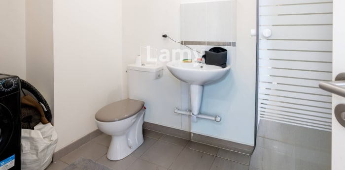 Image 8 sur 9 - Appartement  ·  Vente · Bordeaux (33300) · 2 pièces · 48m²