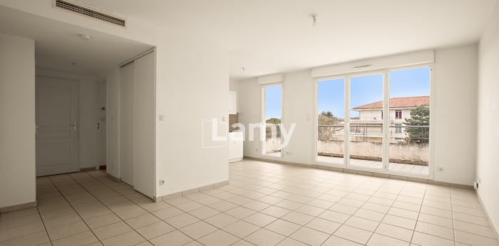 Image 4 sur 15 - Appartement  ·  Vente · Vourles (69390) · 2 pièces · 48m²