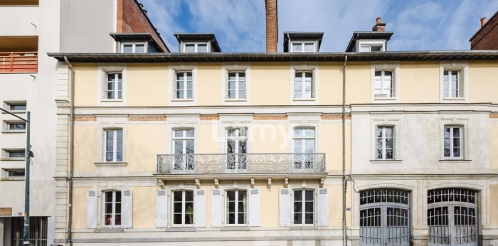 Image 1 sur 10 - Appartement  ·  Vente · Rennes (35000) · 6 pièces · 144m²