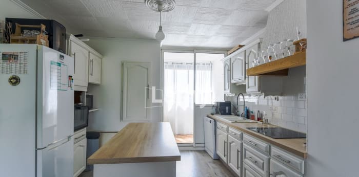 Image 4 sur 11 - Appartement  ·  Vente · Salon De Provence (13300) · 4 pièces · 84m²