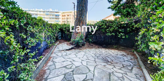 Image 9 sur 16 - Appartement  ·  Vente · Antibes (06160) · 3 pièces · 61m²